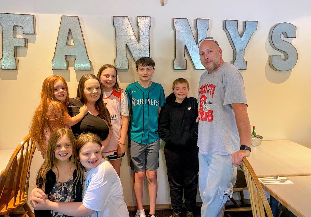 The owners of Fanny's Restaurant with their six children